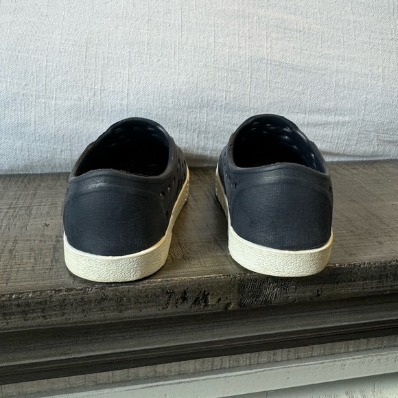 Old Navy | Baby Navy Blue Sandal | Size 5 - Picture 4 of 8